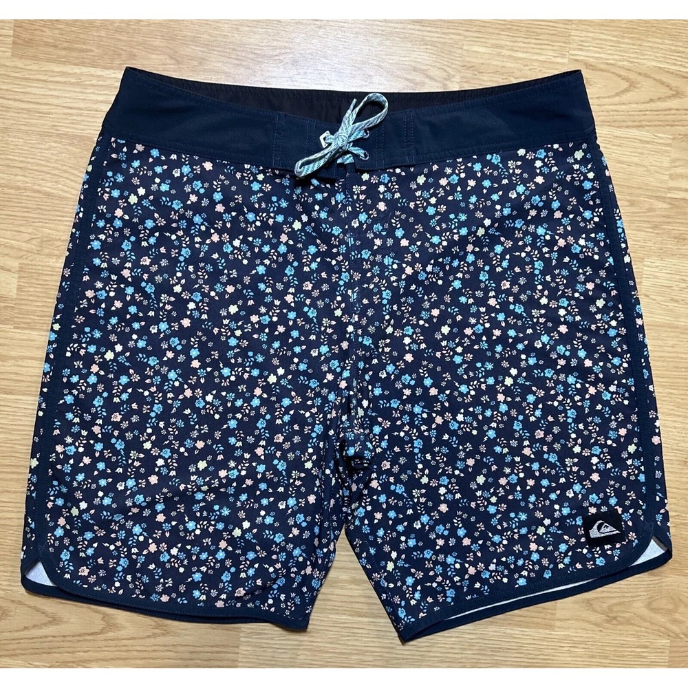 Vintage Quicksilver Flowers & Bolts Swimming Trunks L